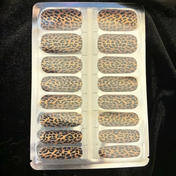 Nail Wraps Set - 7 Assorted Designs - Picture 2 of 8